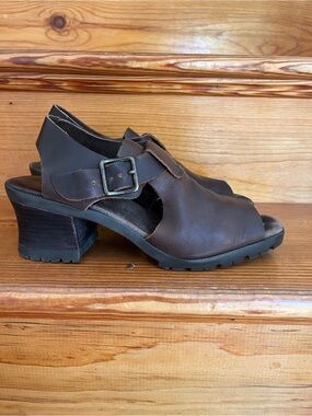 Vintage Brown Leather Block Heel Sandals - Comfortable Everyday Style